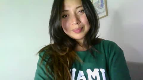 Snapshot of aleska_dollx chatting on 7, 1, 2026 QUEEN OFF MILk IM BACK 15 NOV online show from 7, 1, 2026