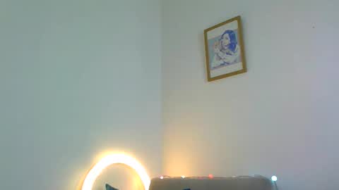 QUEEN OFF MILk  IM BACK  15 NOV online show from 23, 5, 2026