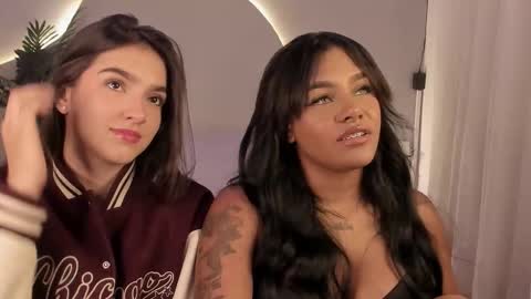 Snapshot of aleska_romanov chatting on 4, 10, 2025 ALESKA online show from 4, 10, 2025