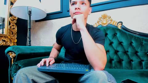 Alessandro King online show from 12, 1, 2025