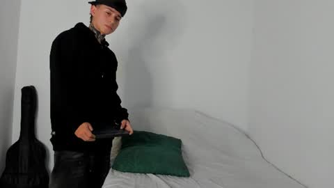 Snapshot of alessandro_wolf chatting on 8, 7, 2026 Alessandro online show from 8, 7, 2026