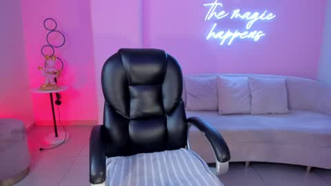 ALESSA ROMERO  online show from 5, 2, 2025