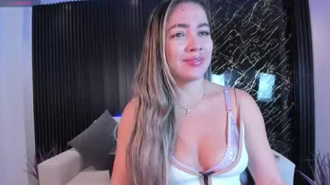 Snapshot of alessia_taylorr chatting on 22, 9, 2025 Alessia Everyday From 0530 to 1430 Col Time online show from 22, 9, 2025