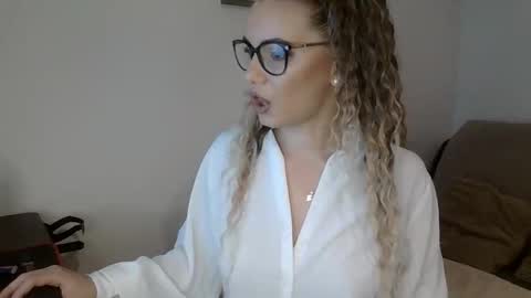 Snapshot of alessiacreed chatting on 30, 10, 2025 AlessiaCreed online show from 30, 10, 2025