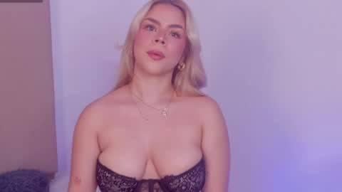Alessia Moon online show from 4, 6, 2026