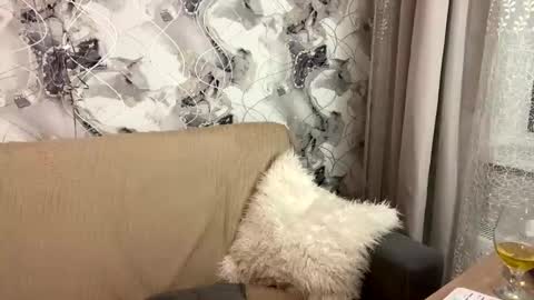 Aletta Oushen online show from 5, 2, 2025