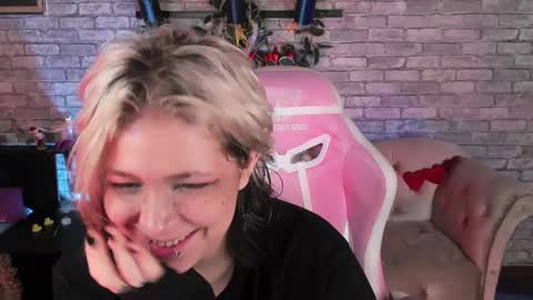 Snapshot of alex_howell chatting on 22, 2, 2025 alex_howell online show from 22, 2, 2025