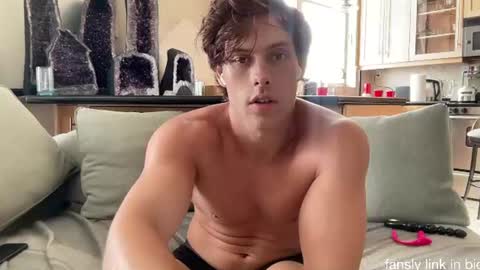 Snapshot of alex_islive chatting on 11, 7, 2026 Alex Stone online show from 11, 7, 2026
