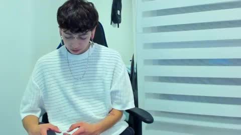 Snapshot of alex_poett chatting on 30, 1, 2025 Residente0xxx online show from 30, 1, 2025