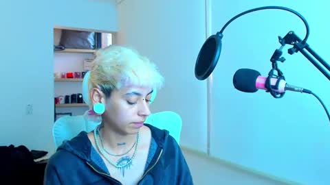 Snapshot of alex_poett chatting on 22, 11, 2025 Residente0xxx online show from 22, 11, 2025