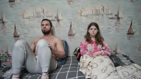 Alex and Sarah online show from 24, 10, 2025