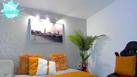 Snapshot of alex_zt chatting on 16, 1, 2025 x online show from 16, 1, 2025