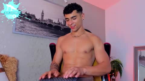 Snapshot of alex_zt chatting on 8, 3, 2025 x online show from 8, 3, 2025