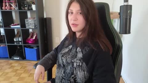 Snapshot of alexa_dream chatting on 10, 9, 2025 dont be afraid to click social media link its working just click on that online show from 10, 9, 2025