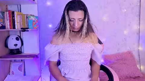 Snapshot of alexaavandercloude chatting on 7, 7, 2026 alexaavandercloude online show from 7, 7, 2026
