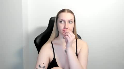 Snapshot of alexafragile chatting on 11, 5, 2026 Alexa online show from 11, 5, 2026