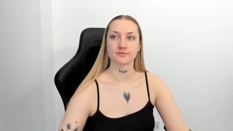 Snapshot of alexafragile chatting on 16, 5, 2026 Alexa online show from 16, 5, 2026