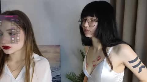Emma - blonde and Mia - dark online show from 10, 9, 2025