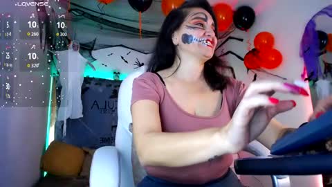 Snapshot of alexamoon__ chatting on 17, 10, 2025 Alexa Moon online show from 17, 10, 2025