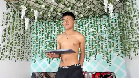 chicos hot online show from 26, 2, 2025