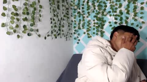 chicos hot online show from 12, 9, 2025