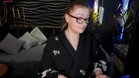 Snapshot of alexandra_kind chatting on 6, 12, 2024 Alexandra online show from 6, 12, 2024