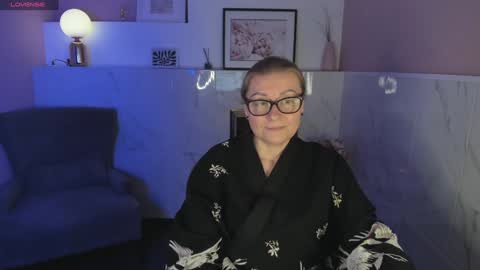 Snapshot of alexandra_kind chatting on 4, 1, 2025 Alexandra online show from 4, 1, 2025