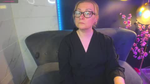Snapshot of alexandra_kind chatting on 10, 1, 2025 Alexandra online show from 10, 1, 2025