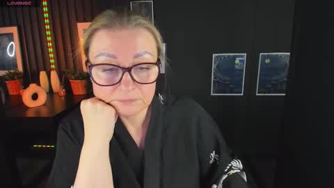 Snapshot of alexandra_kind chatting on 4, 3, 2025 Alexandra online show from 4, 3, 2025