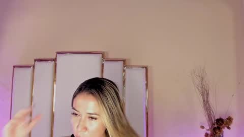 Snapshot of alexandraa_gomez chatting on 16, 9, 2025 alexandraa_gomez online show from 16, 9, 2025