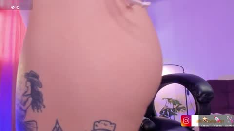 Snapshot of alexawarren_ chatting on 10, 7, 2026 alexawarren_ online show from 10, 7, 2026