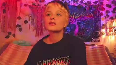 Snapshot of alexiafisher_ chatting on 4, 7, 2026 Alex online show from 4, 7, 2026
