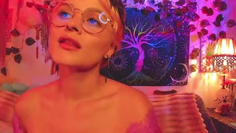 Snapshot of alexiafisher_ chatting on 4, 7, 2026 Alex online show from 4, 7, 2026
