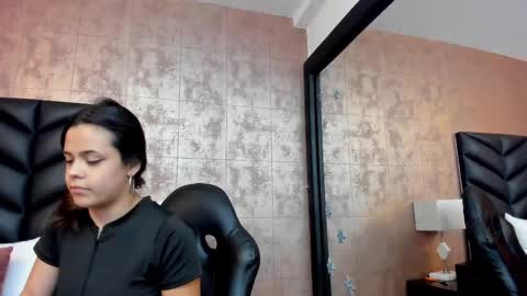 Snapshot of alexiahcollins chatting on 12, 3, 2025 AlexiahCollins online show from 12, 3, 2025