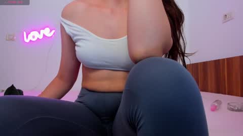 Snapshot of alexialuxe chatting on 2, 8, 2026 alexialuxe online show from 2, 8, 2026