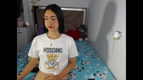 Snapshot of alexis_brown11 chatting on 17, 5, 2026 -- ALEXIS -- online show from 17, 5, 2026