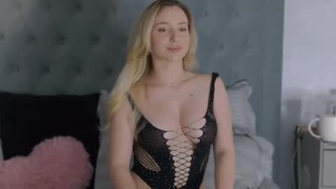 Snapshot of alexiswhiteee chatting on 23, 5, 2026 Alexis online show from 23, 5, 2026