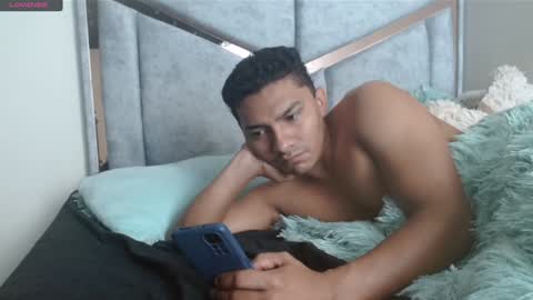 Snapshot of alexvsluisa chatting on 16, 1, 2025 alex y luisa online show from 16, 1, 2025