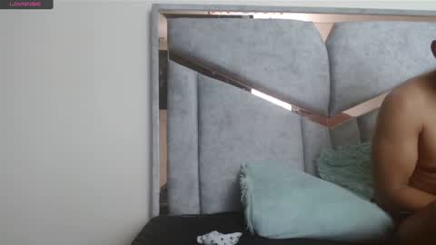 Snapshot of alexvsluisa chatting on 28, 1, 2025 alex y luisa online show from 28, 1, 2025