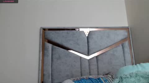 Snapshot of alexvsluisa chatting on 21, 2, 2025 alex y luisa online show from 21, 2, 2025