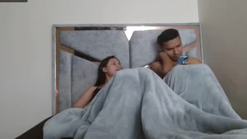 Snapshot of alexvsluisa chatting on 14, 9, 2025 alex y luisa online show from 14, 9, 2025