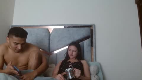 Snapshot of alexvsluisa chatting on 28, 10, 2025 alex y luisa online show from 28, 10, 2025