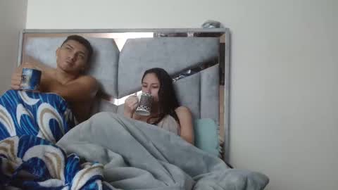 Snapshot of alexvsluisa chatting on 16, 11, 2025 alex y luisa online show from 16, 11, 2025