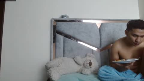 Snapshot of alexvsluisa chatting on 1, 12, 2025 alex y luisa online show from 1, 12, 2025