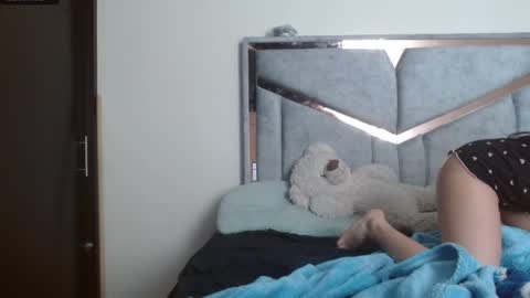 Snapshot of alexvsluisa chatting on 2, 12, 2025 alex y luisa online show from 2, 12, 2025