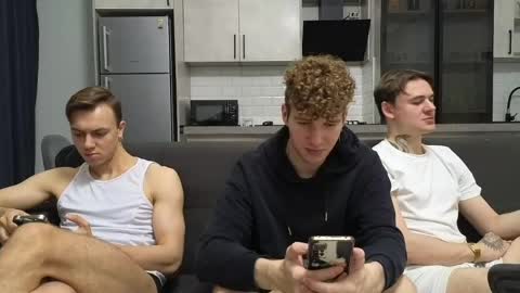 Snapshot of alexxx_d chatting on 1, 6, 2026 AlexDimaIgor online show from 1, 6, 2026