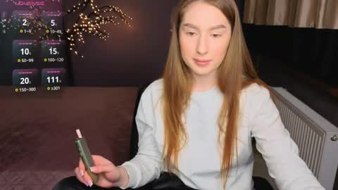 Snapshot of alicafoxis chatting on 4, 5, 2026 Alica online show from 4, 5, 2026