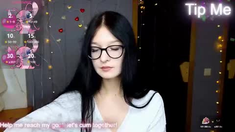 Snapshot of alicamoons chatting on 18, 9, 2025 Alica online show from 18, 9, 2025