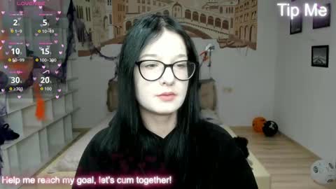 Snapshot of alicamoons chatting on 1, 11, 2025 Alica online show from 1, 11, 2025