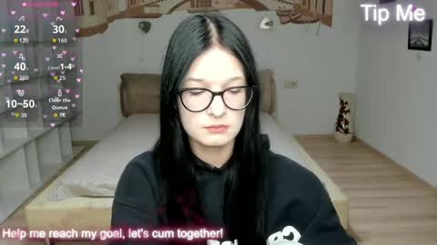 Snapshot of alicamoons chatting on 6, 11, 2025 Alica online show from 6, 11, 2025